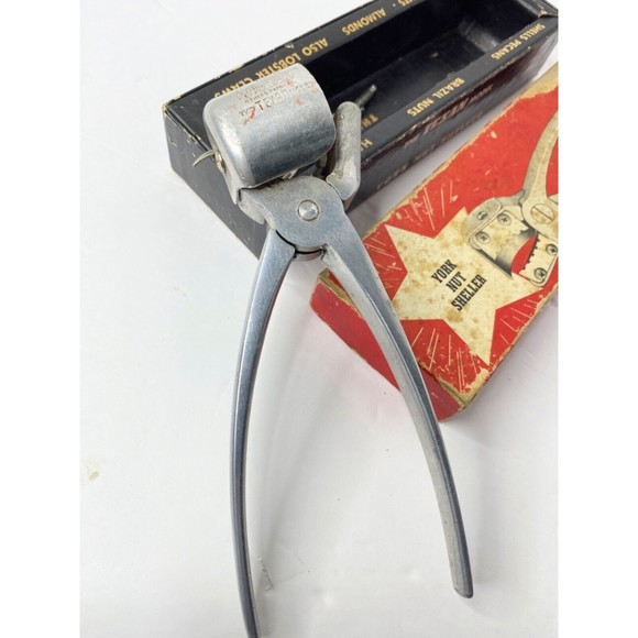 Vintage The York ~ Texan Model ~ Nut Sheller Nutcracker ~ San Angelo, TX ~ USA - Picture 6 of 12
